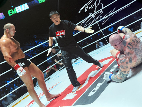 Fedor emelianenko signed - signed, 16x20